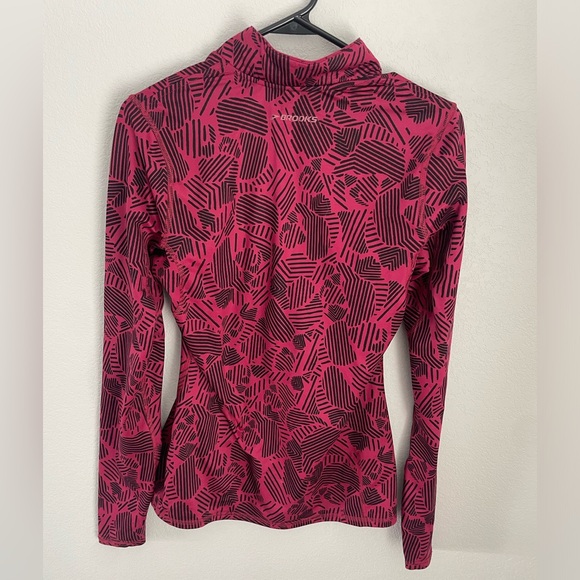 Brooks Activewear Running Long Sleeve Pull Over Sweater Pink Black Size Medium - Picture 7 of 8